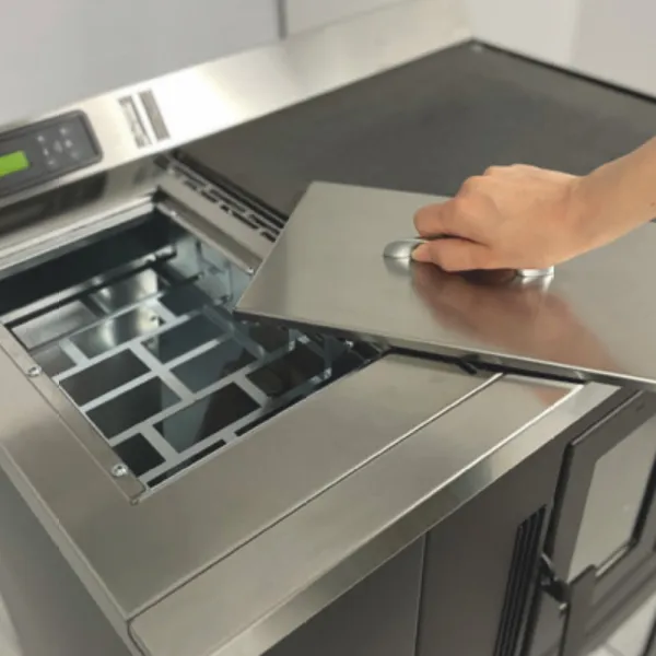 Cuisinière à granulés DESYRÉ 9.0 avec plaque de cuisson amovible et réservoir à pellets intégré