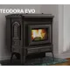 Poêle à granulés Teodora Evo noir 8kW avec habillage fonte et vitre frontale, posé sur socle marbre vert