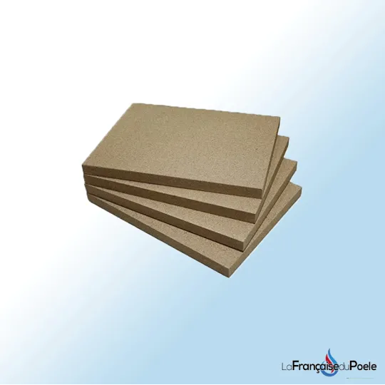 Plaques de vermiculite ARA beige empilées pour isolation thermique de poêle à bois