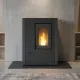 Poêle à granulés Extraflame Luisella anthracite design contemporain vitré avec flamme allumée 7 kW