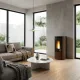 Poêle à granulés Katia 9 kW couleur bronze installé dans un salon moderne avec baie vitrée