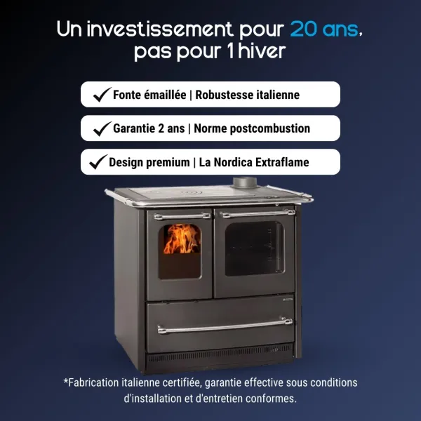 Cuisinière à bois La Nordica en fonte émaillée grise avec four et foyer vitré allumé