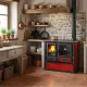 Cuisinière à bois 8,8 kW Rosa 5.0 version rouge en situation