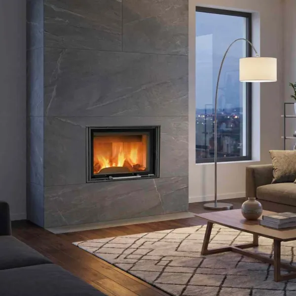 Insert à bois TERMOCAMINO WF PLUS.16 20,5 kW avec grande vitre et feu apparent